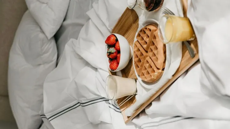 Brunching in Bed: A Lazy Valentine's Day Morning with YFL Home's BlendLab Pro Mixer Grinder
